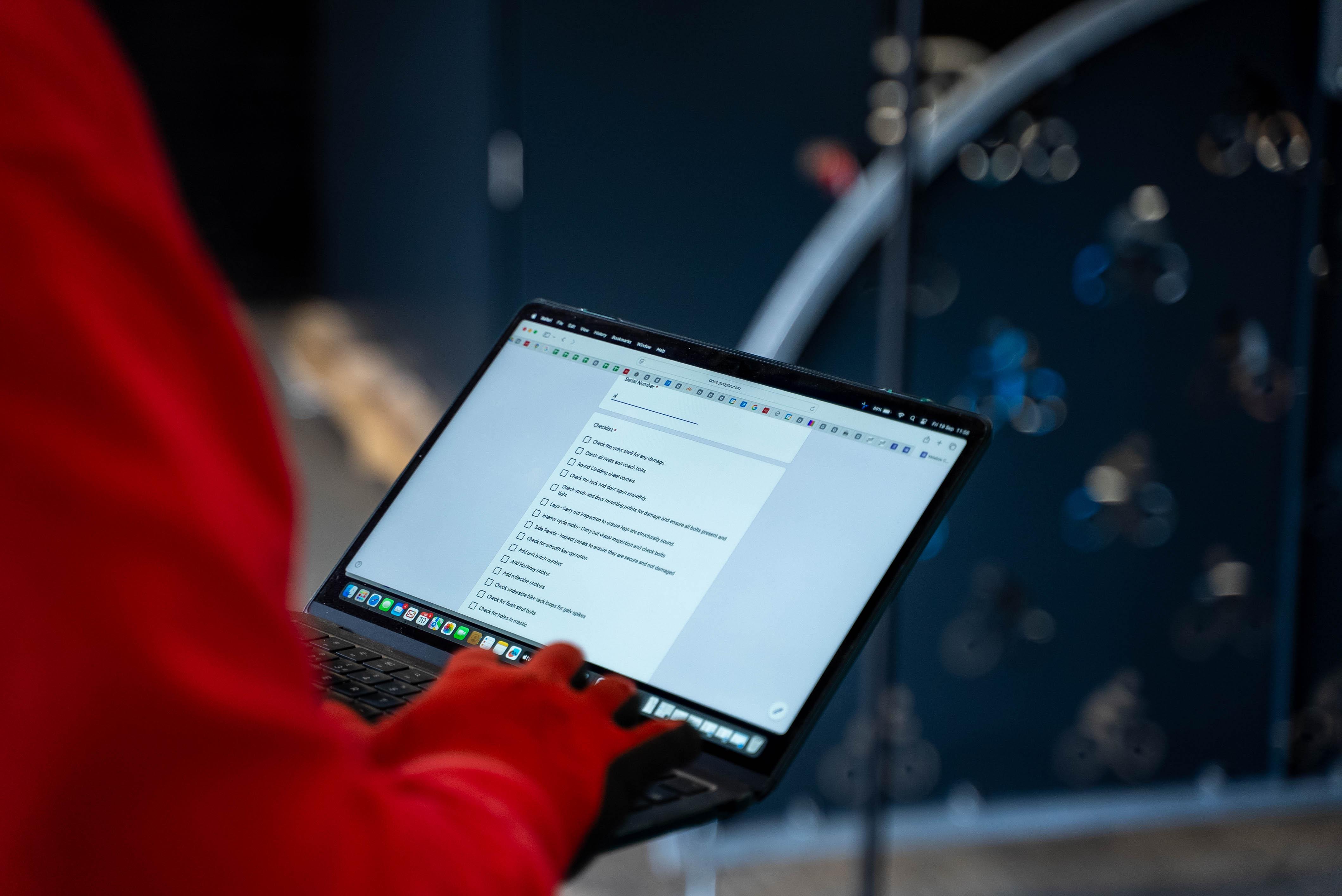 Grease Monkey Copyright Paul Maguire 03628