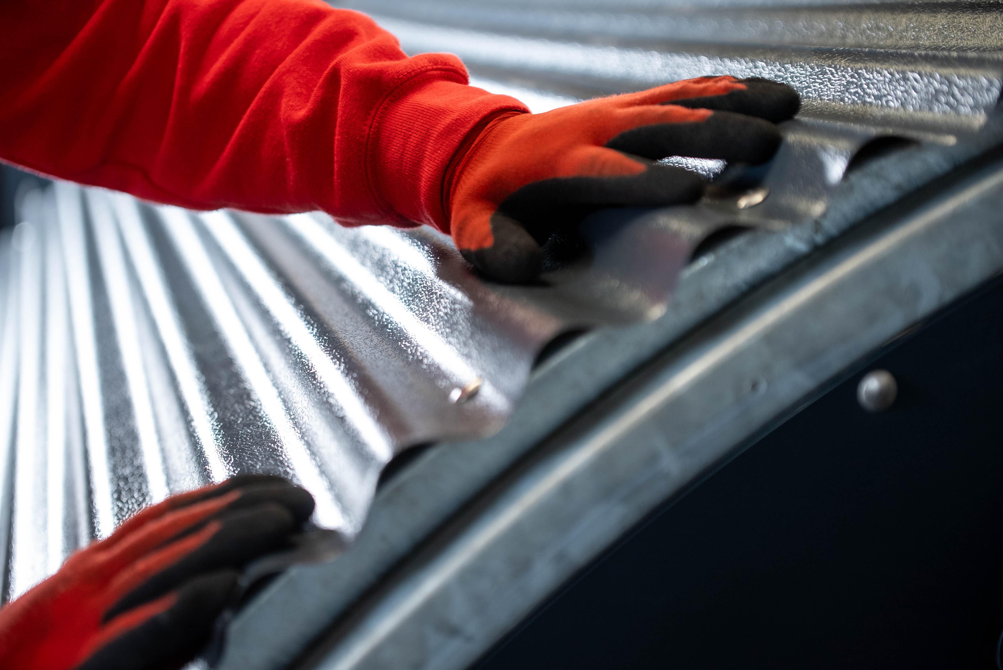 Grease Monkey Copyright Paul Maguire 03744