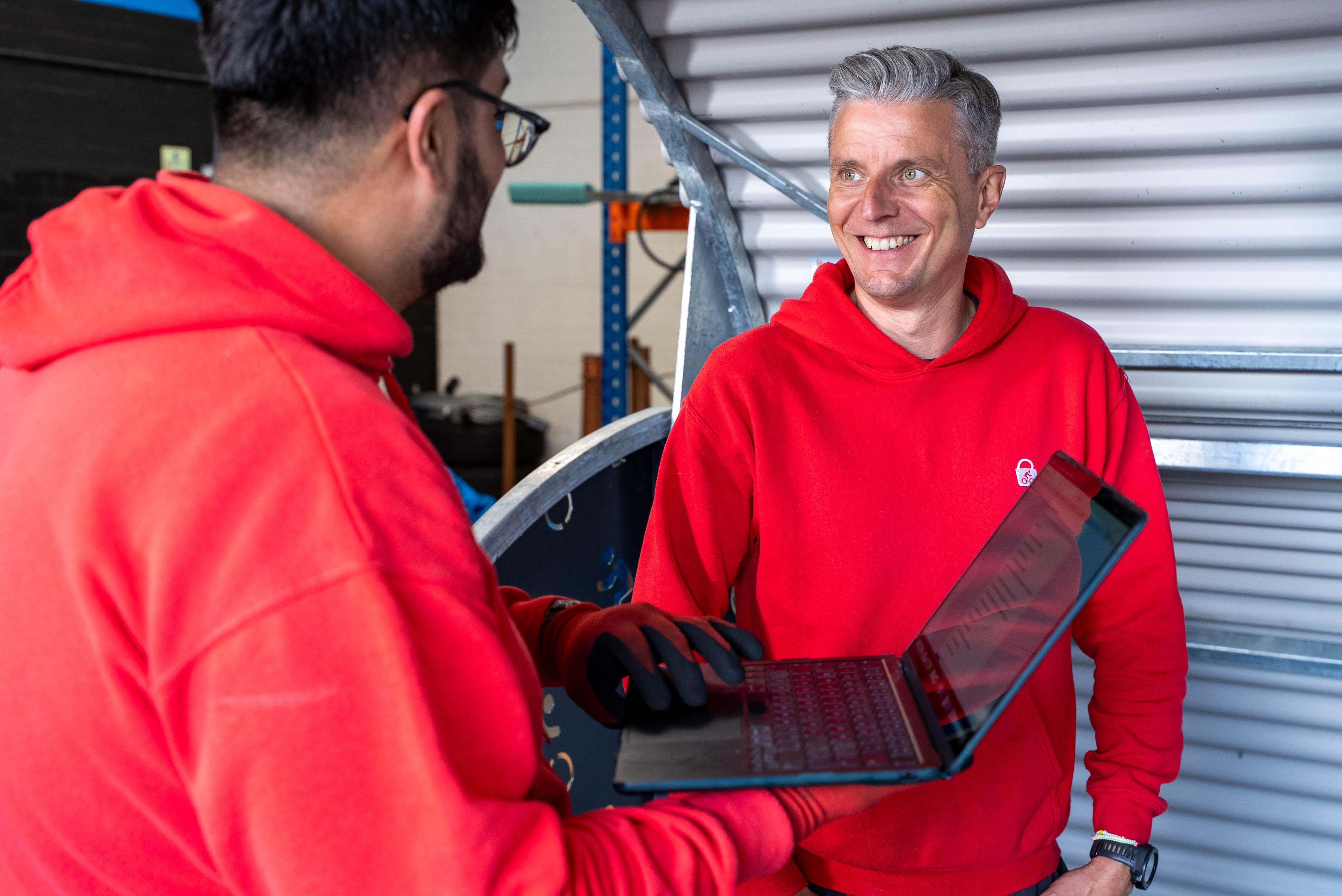 Grease Monkey Copyright Paul Maguire 03851