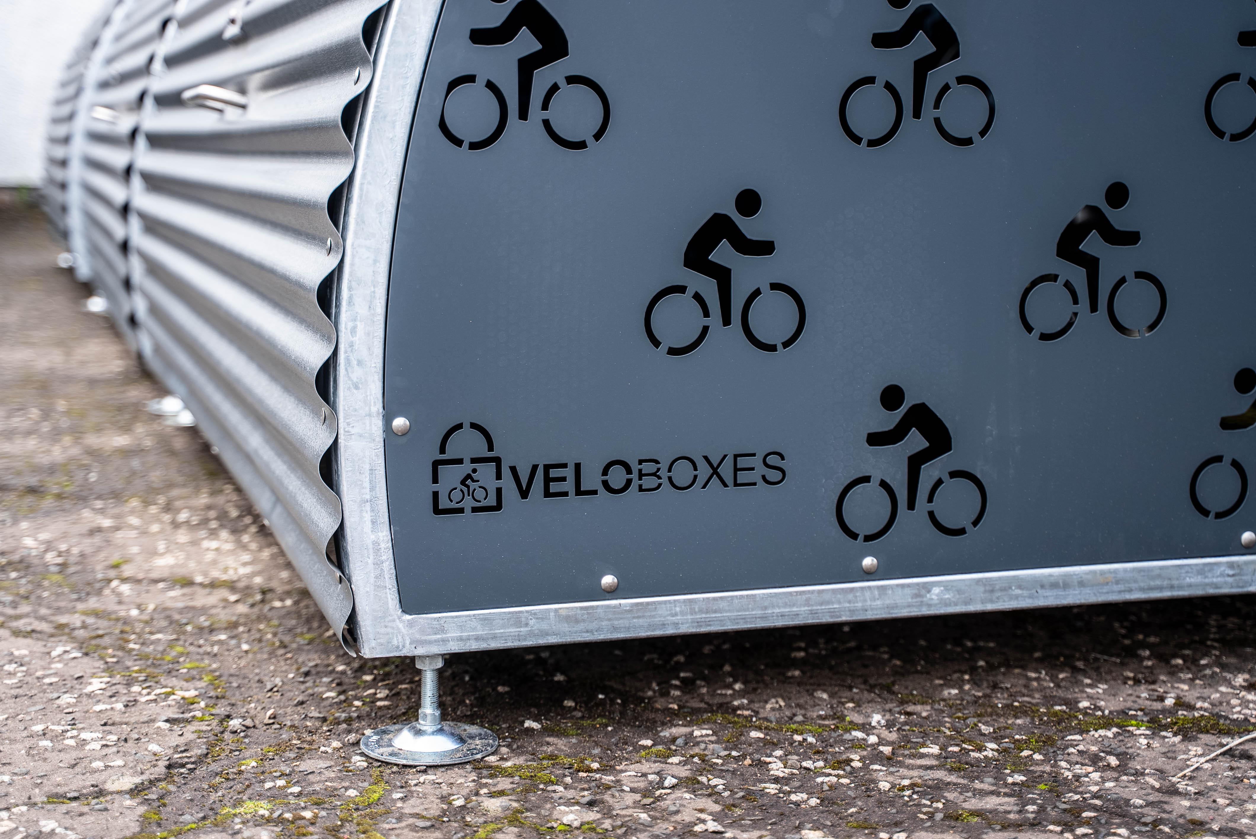 Grease Monkey Copyright Paul Maguire 03895